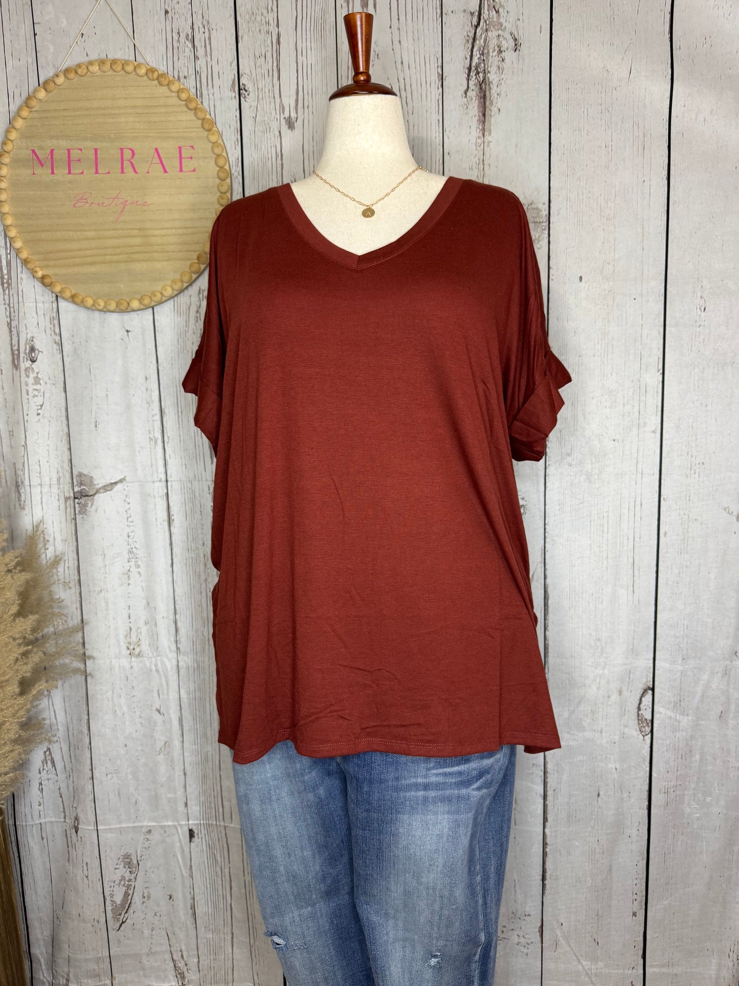 LAURA Plus Rolled Sleeve V-Neck Side Slit Hi-Low Hem